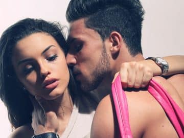 Bedroom Compatibility: Taurus Man In Bed With Cancer Woman